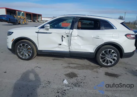 2021 Lincoln Nautilus Reserve z USA, uszkodzony, nr VIN 2LMPJ8K93MBL18365